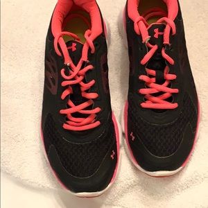 Under armor ladies athletic shoes black and pink